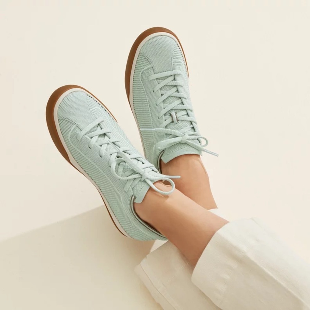LIKE NEW Rothy’s Spearmint Lace Up Sneakers Size 7